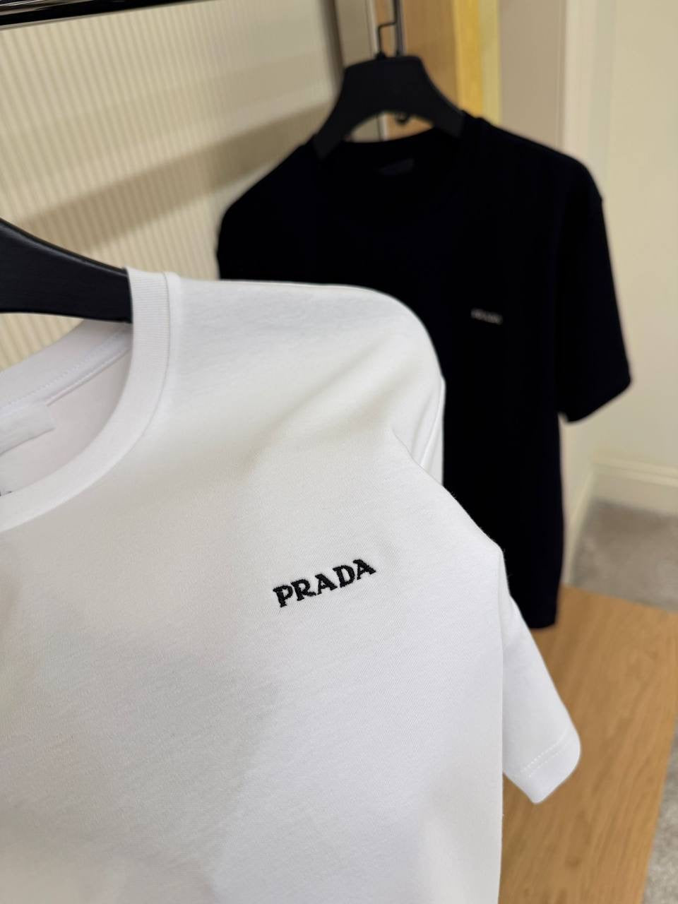 PRADA Basic Tshirt