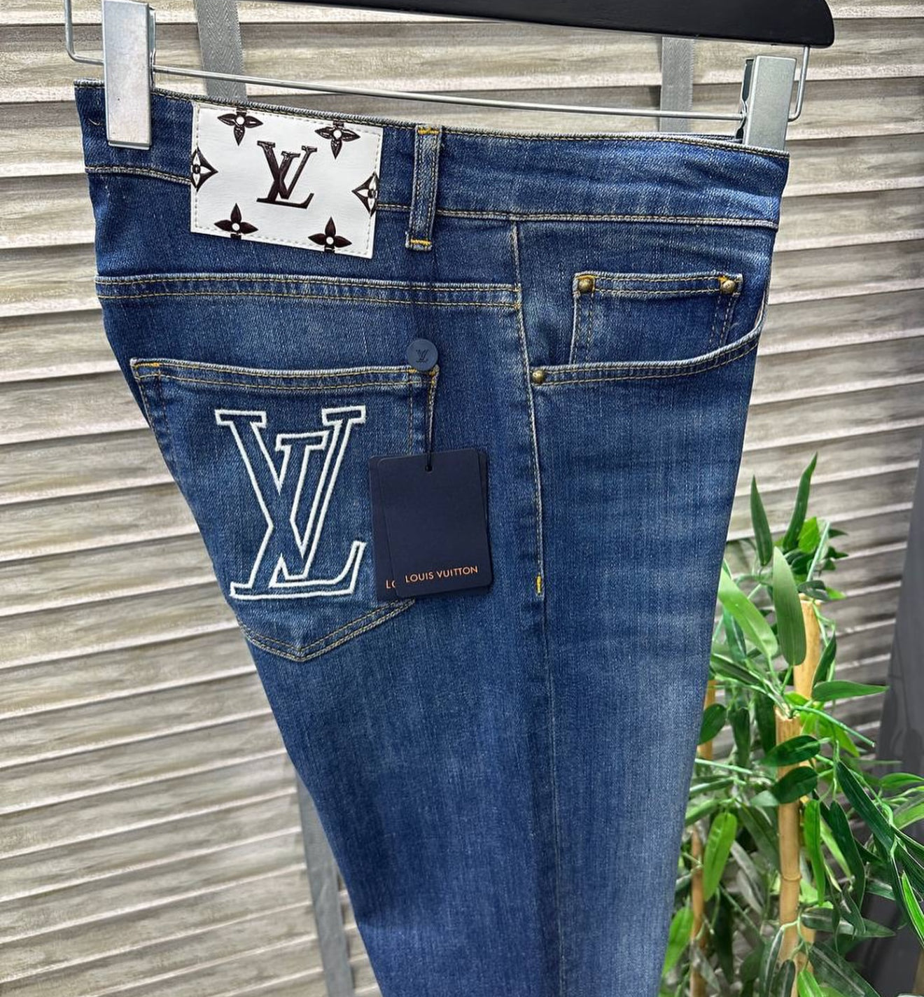 LV JEANS